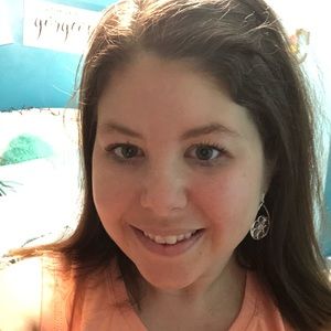 Meet your Posher, Cassandra